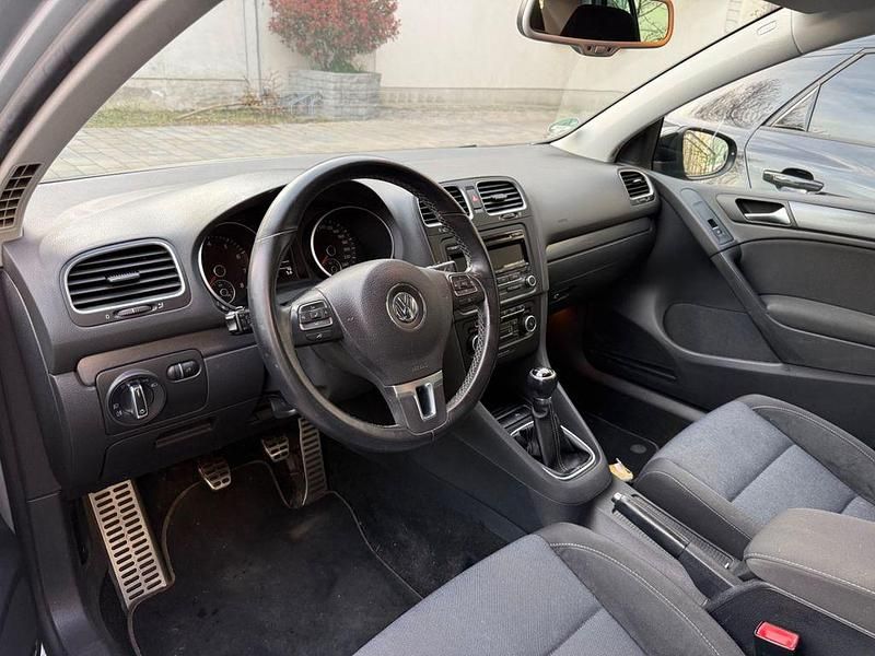 Gebraucht VW Golf VI Style 105 PS (77 kW) 2011 Silber Kleinwagen
