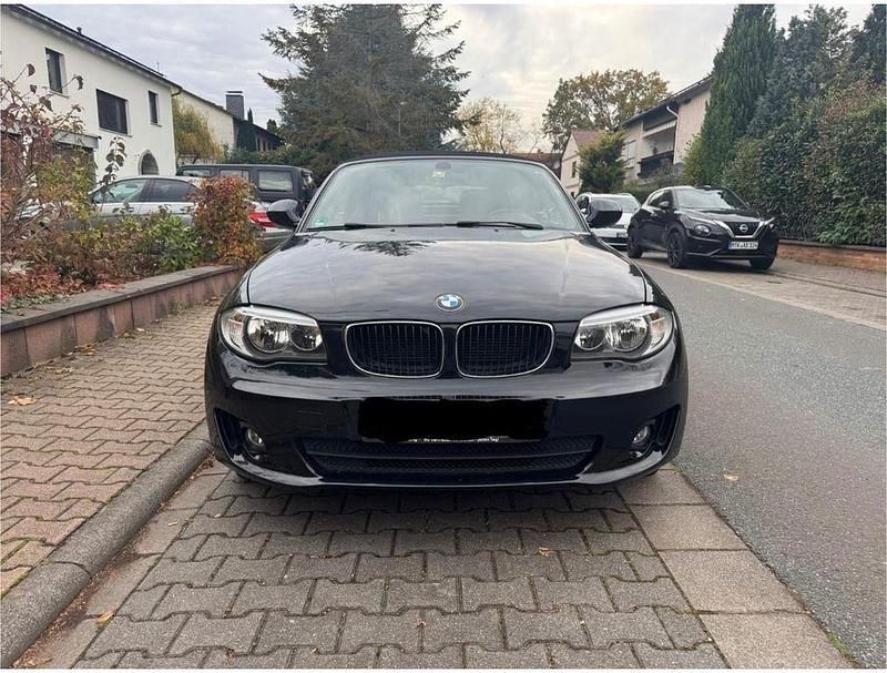 Gebraucht BMW 118 Sport Line 143 PS (105 kW) 2014 Schwarz Kleinwagen