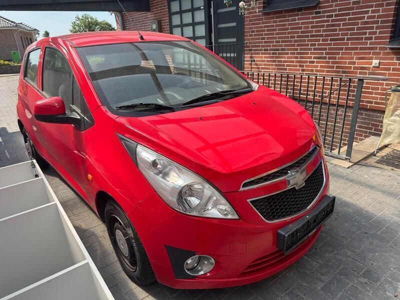 Rot Gebraucht 2011 Chevrolet Spark Kleinwagen | 1.699 € (Guter Preis) - Bild 1/4