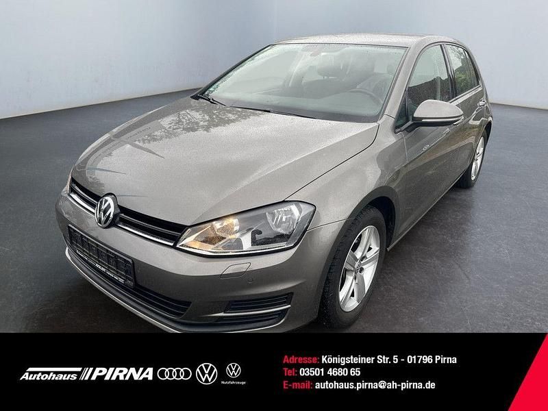 Grau Gebraucht 2014 VW Golf VII Comfortline Limousine | 11.800 € (Guter Preis) - Bild 1/4