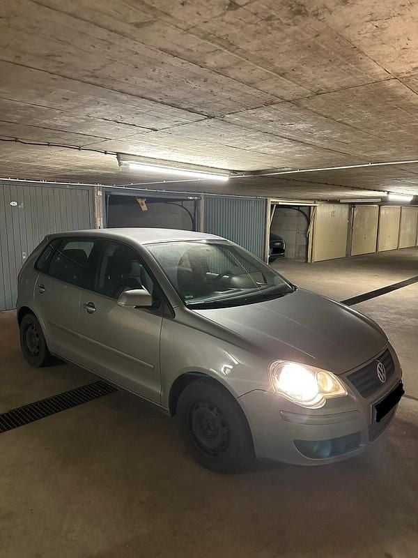 Grau Gebraucht 2007 VW Polo Kleinwagen | 2.000 € (Etwas zu teuer) - Bild 1/4