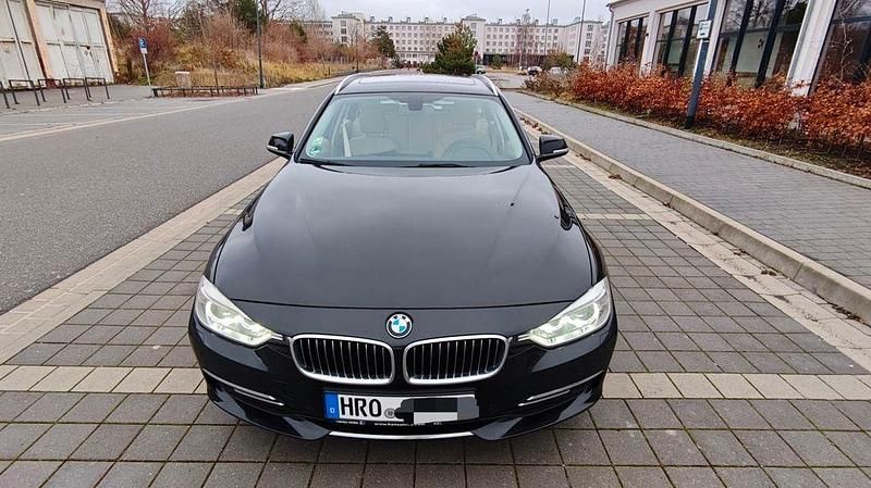 Schwarz Gebraucht 2015 BMW 320 Luxury Line Kombi | 9.100 € (Fairer Preis) - Bild 1/4