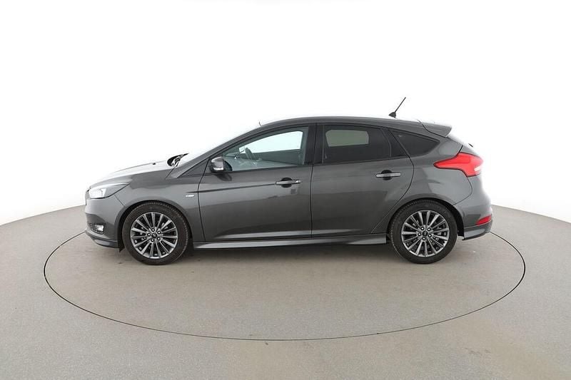Używany Ford Focus ST-Line 125 KM (91 kW) 2018 Szary Sedan/Limuzyna