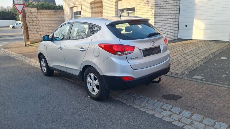Gebraucht Hyundai ix35 Comfort 163 PS (119 kW) 2011 Grau SUV