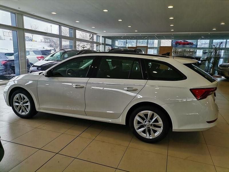 Gebraucht Skoda Octavia Ambition 150 PS (110 kW) 2022 Weiß Kombi