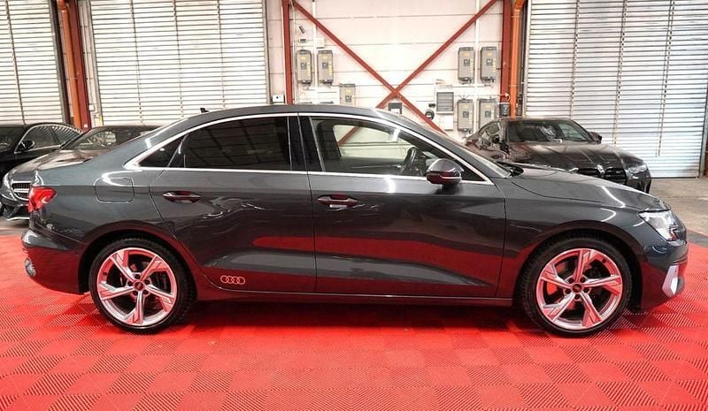 Gebraucht Audi A3 Edition .1 150 PS (110 kW) 2021 Grau Limousine