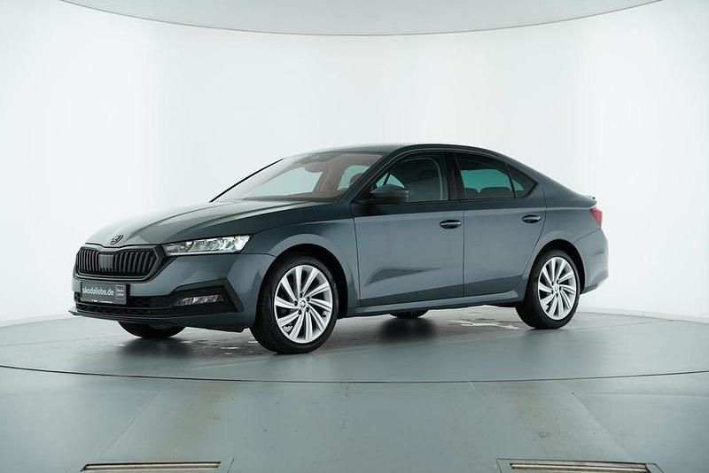 Quarzgrau metallic Gebraucht 2021 Skoda Octavia Ambition Limousine | 20.889 € (Guter Preis) - Bild 1/4