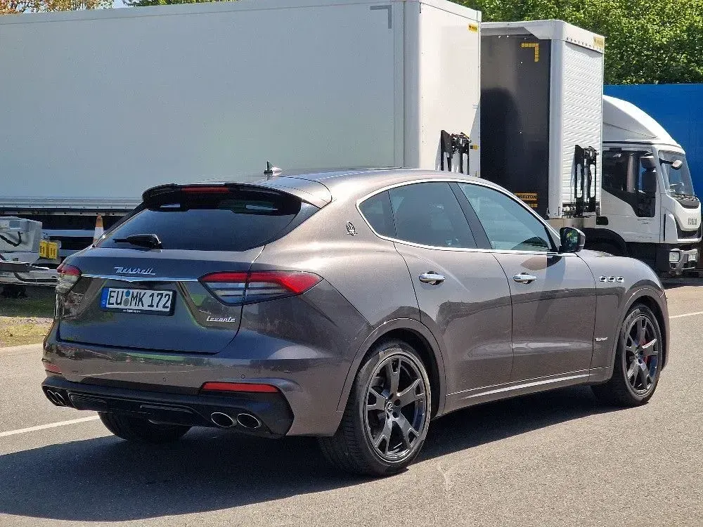 Gebraucht Maserati Levante 275 PS (202 kW) 2021 Grau SUV