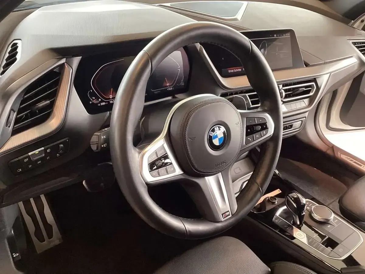 Używany BMW M135 Performance 306 KM (225 kW) 2022 Biały Hatchback