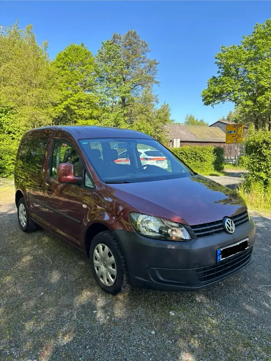 Gebraucht VW Caddy 102 PS (75 kW) 2012 Rot Van / Kleinbus