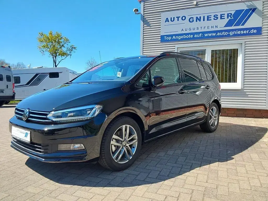 Gebraucht VW Touran Comfortline 150 PS (110 kW) 2025 Schwarz metallic Van / Kleinbus