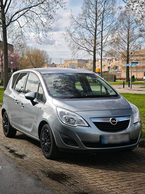 Gebraucht Opel Meriva 101 PS (74 kW) 2012 Grau Van / Kleinbus