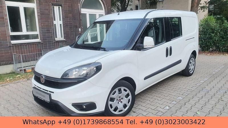 Weiß Gebraucht 2019 Fiat Doblò Van / Kleinbus | 13.800 € (Teuer) - Bild 1/4