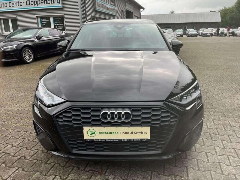 Używany Audi A3 Basis 116 KM (85 kW) 2021 Czarny Sedan/Limuzyna