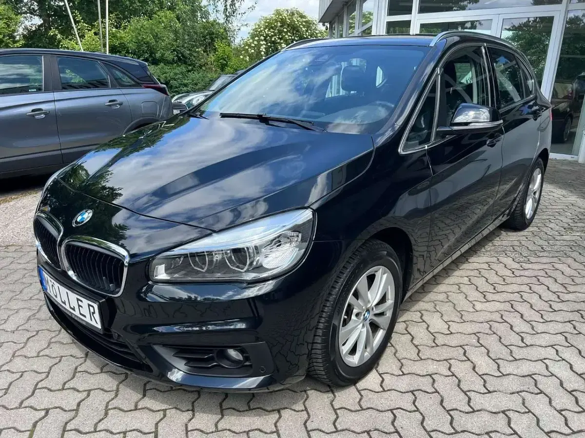 Gebraucht BMW 218 Advantage 136 PS (100 kW) 2016 Saphirschwarzmet. Van / Kleinbus