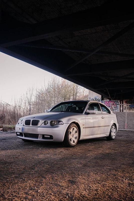 Gebraucht BMW 316 116 PS (85 kW) 2002 Silber Coupé