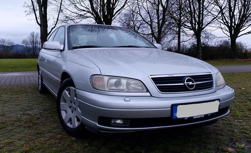 Silber Gebraucht 2001 Opel Omega Limousine | 2.200 € (Fairer Preis) - Bild 1/4