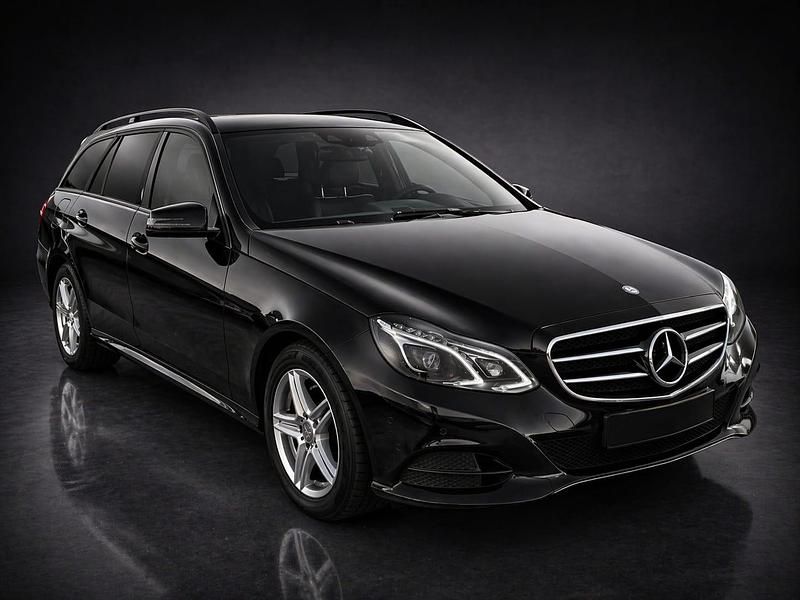 Second-hand Mercedes E300 231 CP (169 kW) 2015 Negru Break