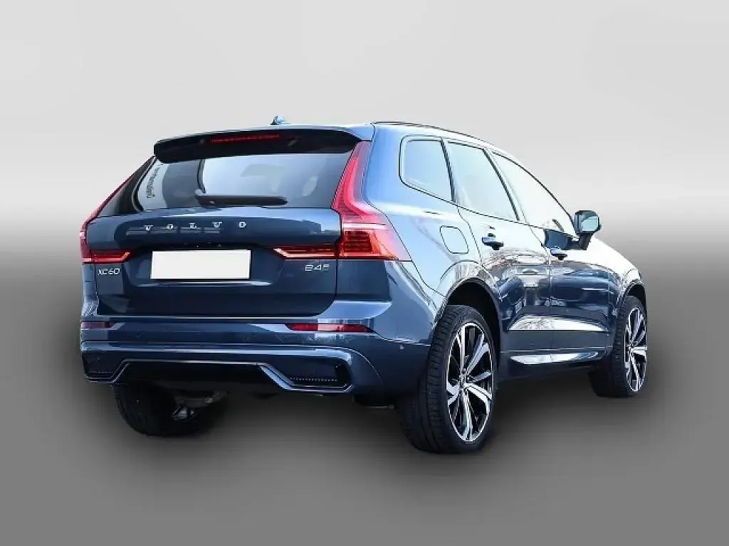 Używany Volvo XC60 Ultimate 197 KM (144 kW) 2023 Niebieski SUV