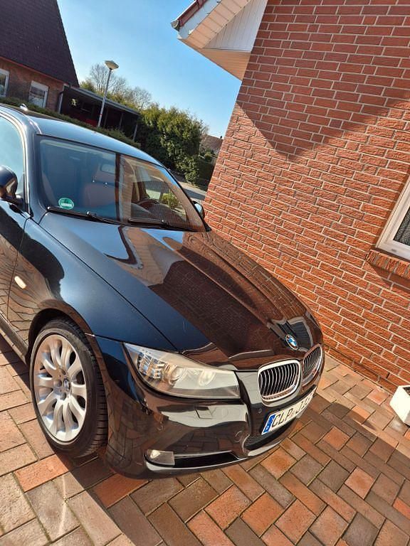 Gebraucht BMW 320 Sport Line 177 PS (130 kW) 2009 Schwarz Kombi