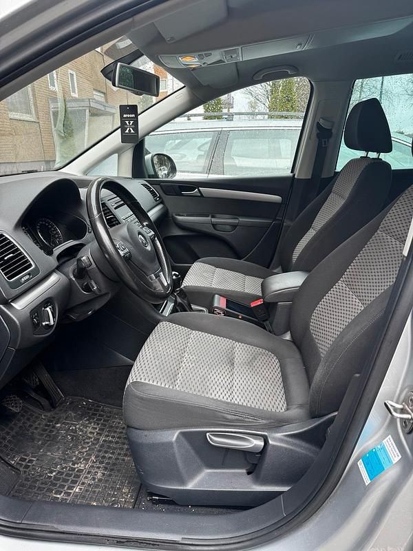 Gebraucht VW Sharan 143 PS (105 kW) 2013 Silber Van / Kleinbus
