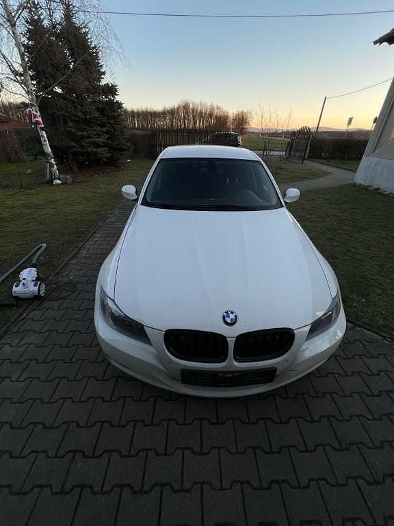 Weiß Gebraucht 2010 BMW 318 Performance Limousine | 3.500 € (Superpreis) - Bild 1/4