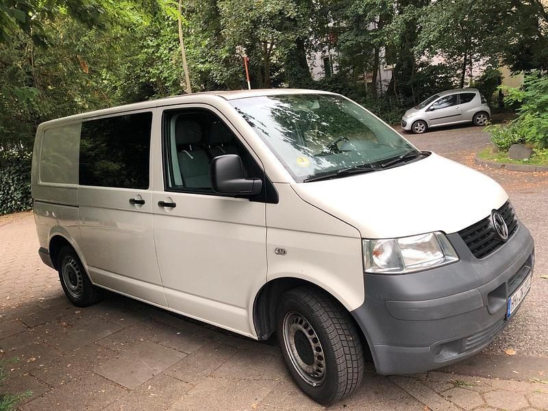 Weiß Gebraucht 2005 VW T5 Van | 11.699 € (Etwas zu teuer) - Bild 1/4