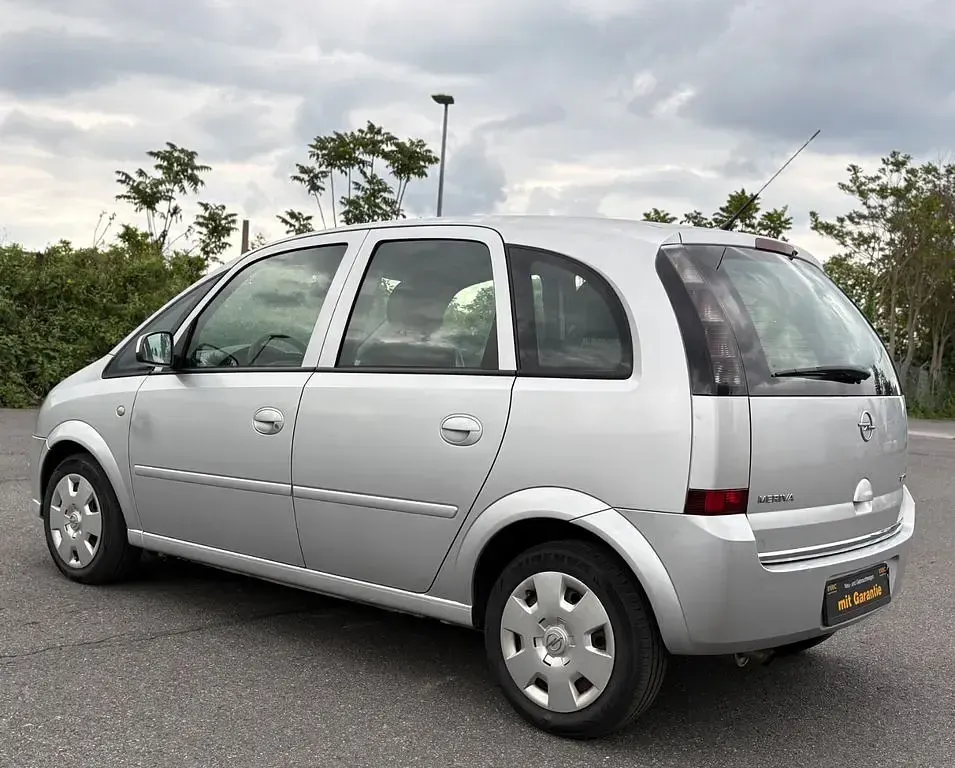 Używany Opel Meriva Edition 101 KM (74 kW) 2009 Srebrny Minivan