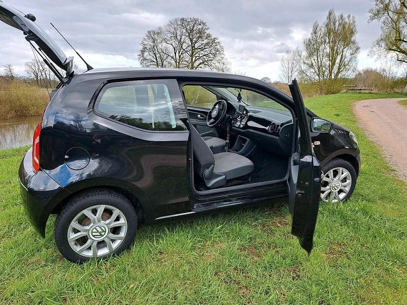 Używany VW up! 60 KM (44 kW) 2013 Czarny Hatchback