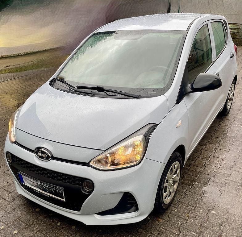 Gebraucht Hyundai i10 YES! 67 PS (49 kW) 2019 Blau Kleinwagen