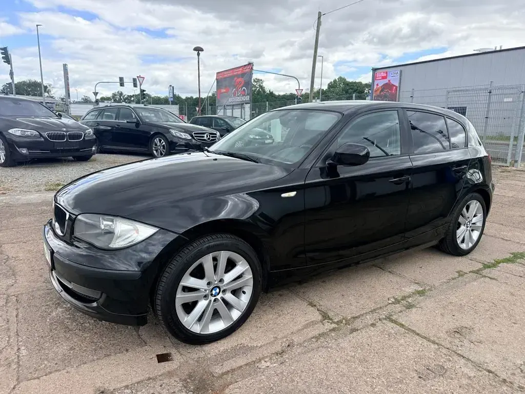 Gebraucht BMW 118 Advantage 143 PS (105 kW) 2011 Schwarz Kleinwagen