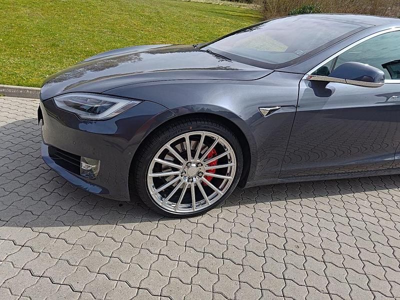 Second-hand Tesla Model S 514 kW (700 CP) 2019 Gri Hatchback