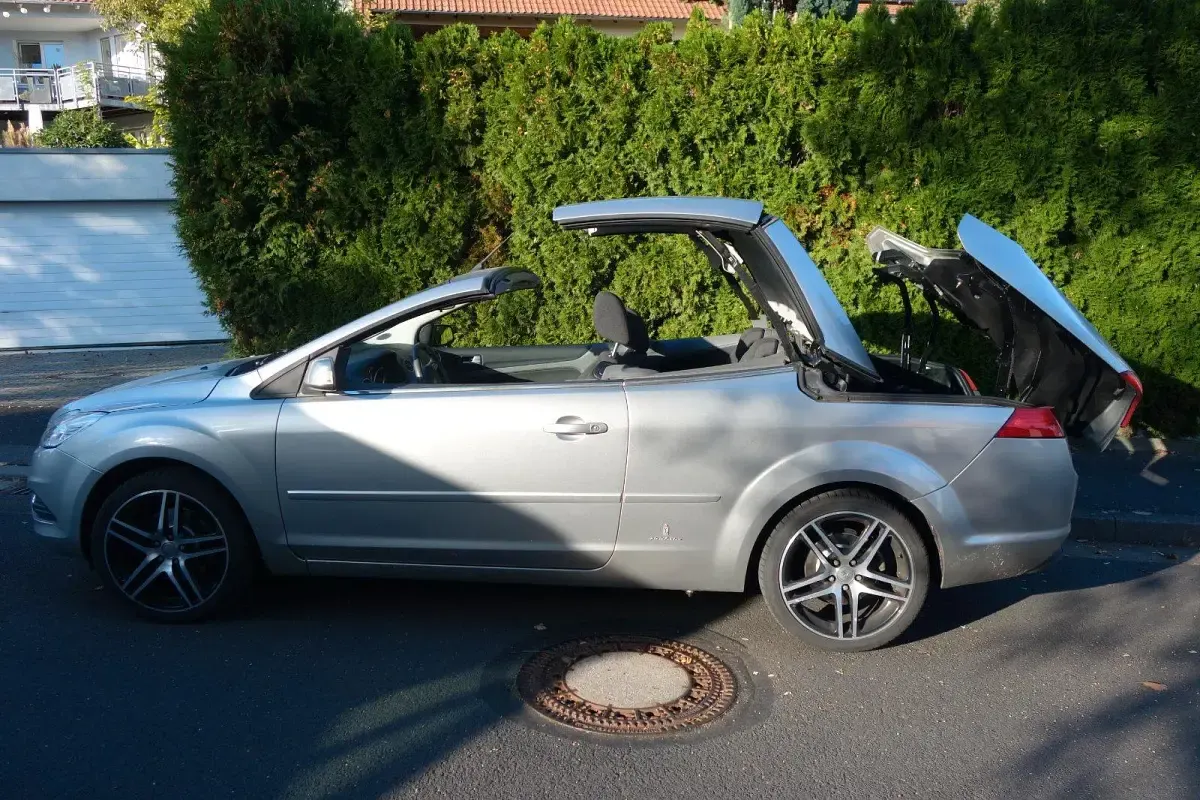 Gebraucht Ford Focus Cabriolet 136 PS (100 kW) 2008 Gold Cabrio