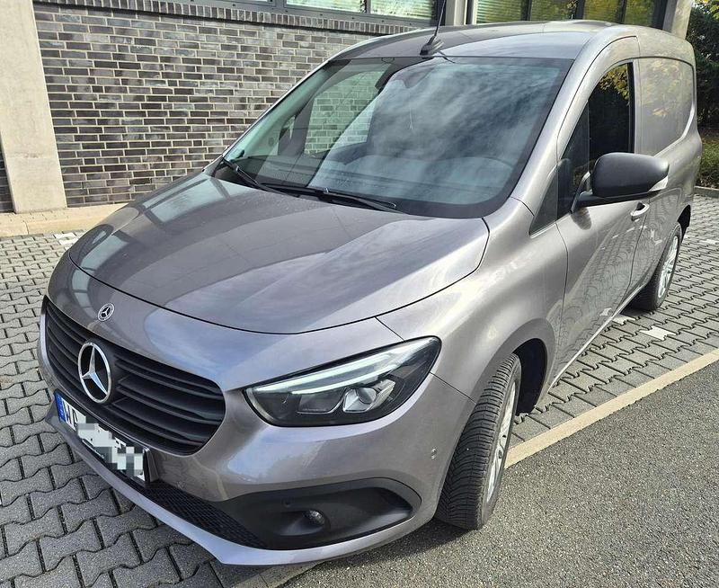 Grau Gebraucht 2021 Mercedes Citan 112 Van | 21.990 € (Fairer Preis) - Bild 1/4