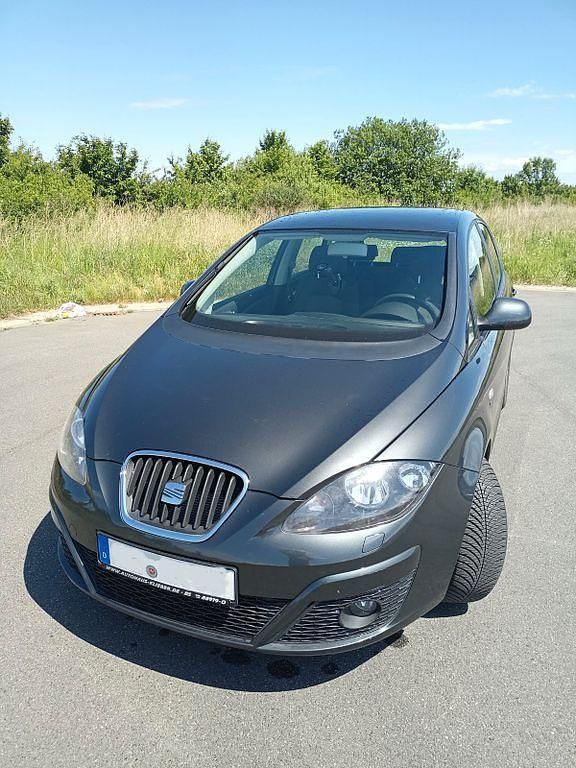Gebraucht Seat Altea 105 PS (77 kW) 2010 Grau Van / Kleinbus