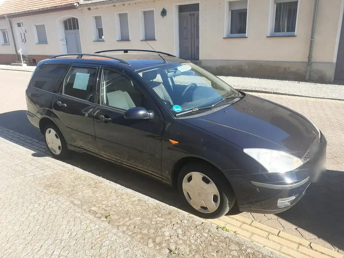 Second-hand Ford Focus 75 CP (55 kW) 2004 Albastru Break