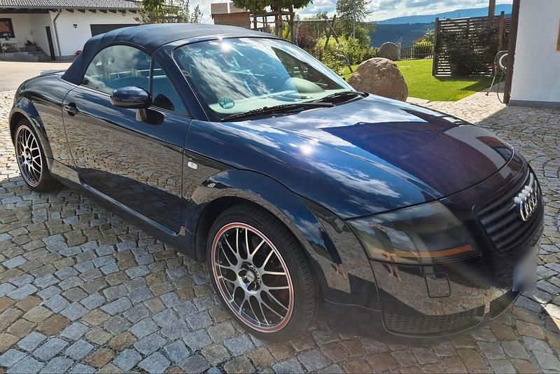 Second-hand Audi TT 150 CP (110 kW) 2002 Albastru Coupe