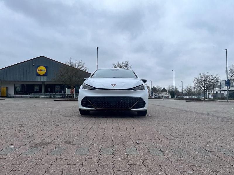 Gebraucht Cupra Born 150 kW (204 PS) 2022 Weiß Kleinwagen