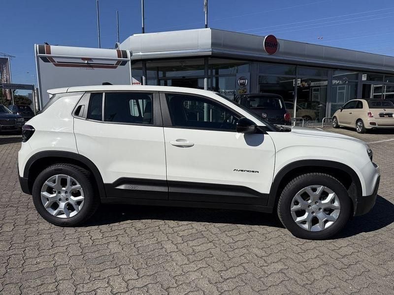 Gebraucht Jeep Avenger Altitude 101 PS (74 kW) 2025 Snow white SUV