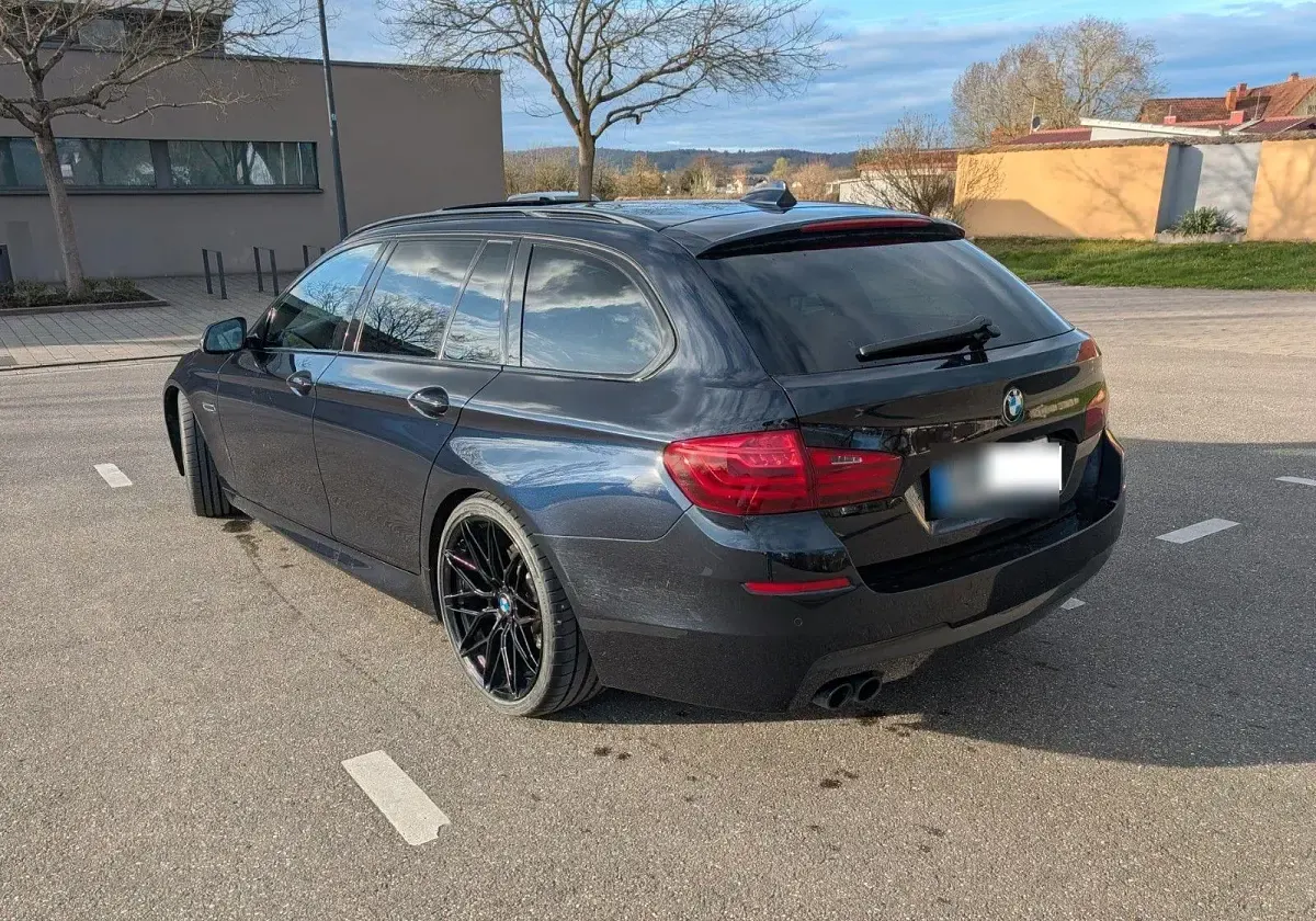Gebraucht BMW 530 M Sport 258 PS (189 kW) 2016 Kombi