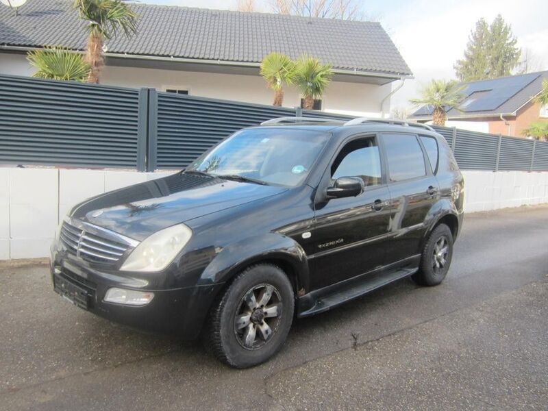 Schwarz Gebraucht 2006 Ssangyong Rexton SUV | 1.690 € - Bild 1/4