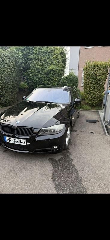 Schwarz Gebraucht 2009 BMW 320 Limousine | 5.200 € (Superpreis) - Bild 1/4