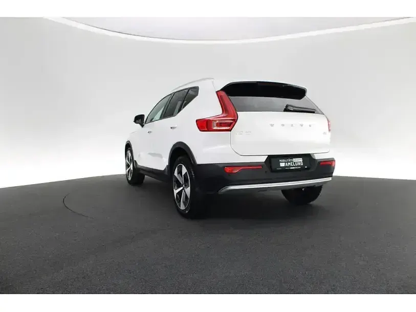 Gebraucht Volvo XC40 Core 163 PS (119 kW) 2024 Weiß SUV