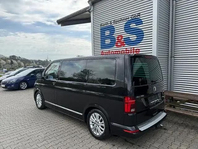 Second-hand VW Multivan 204 CP (150 kW) 2021 Negru Monovolum