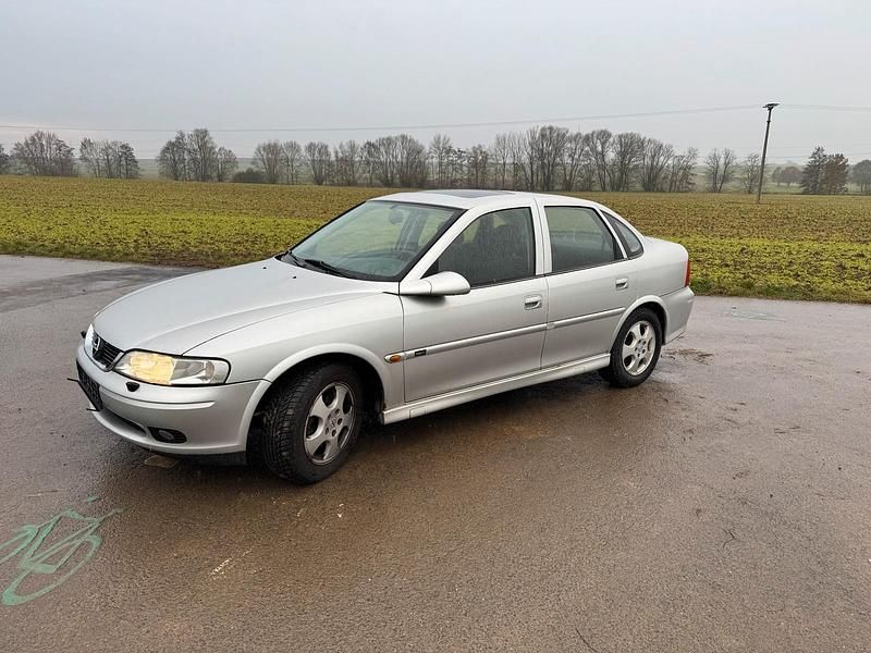 Silber Gebraucht 1999 Opel Vectra Limousine | 1.199 € (Guter Preis) - Bild 1/4