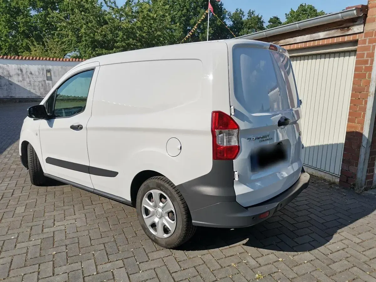 Gebraucht Ford Transit 101 PS (74 kW) 2021 Weiß Van / Kleinbus