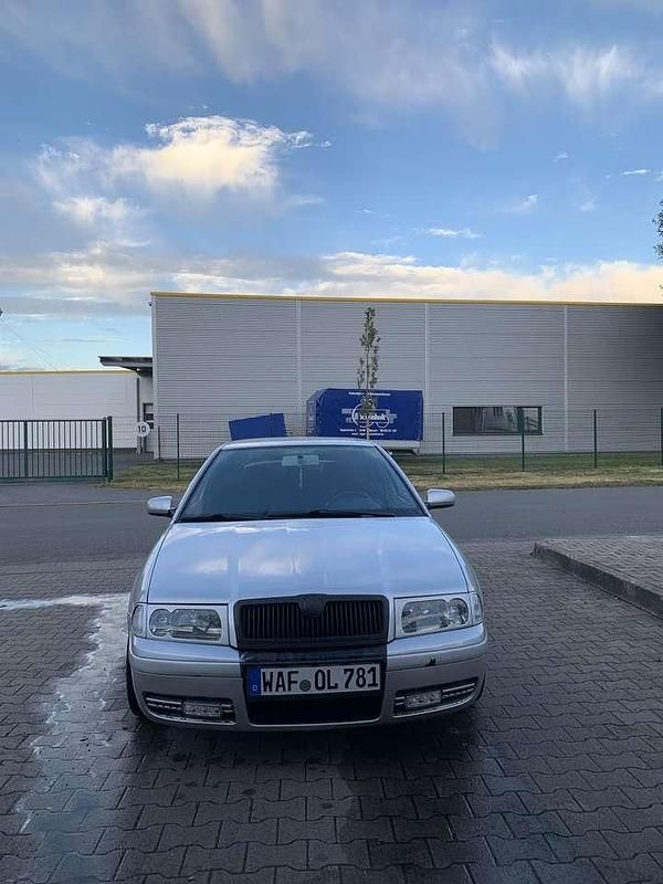 Silber Gebraucht 2006 Skoda Octavia Limousine | 1.350 € (Superpreis) - Bild 1/4