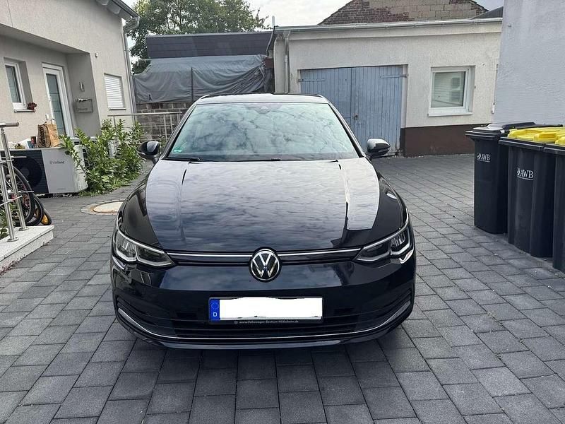 Gebraucht VW Golf VII Active 150 PS (110 kW) 2021 Schwarz Kleinwagen