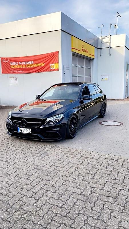 Schwarz Gebraucht 2016 Mercedes C63 AMG AMG Kombi | 48.100 € (Teuer) - Bild 1/4
