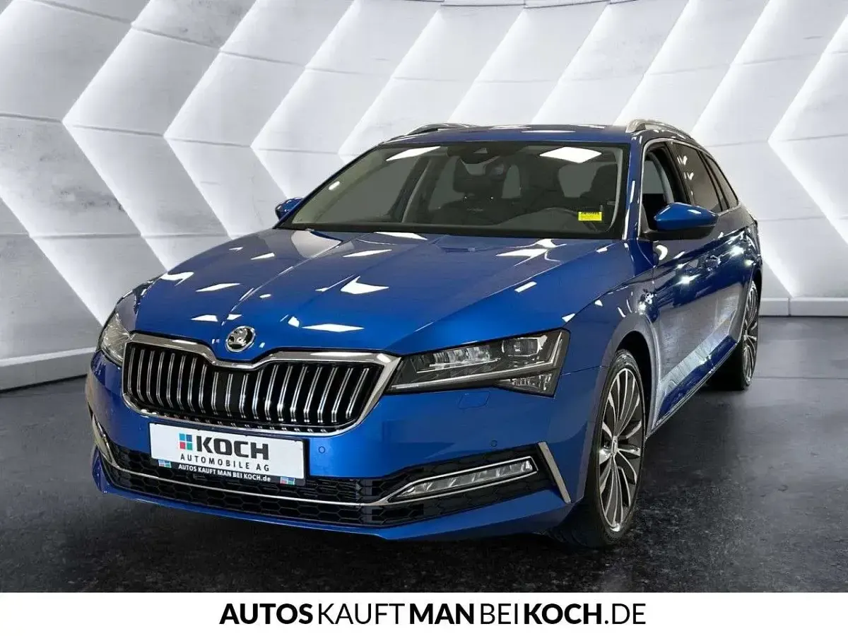 Gebraucht Skoda Superb LAURIN & KLEMENT 280 PS (205 kW) 2023 Raceblau metallic Kombi